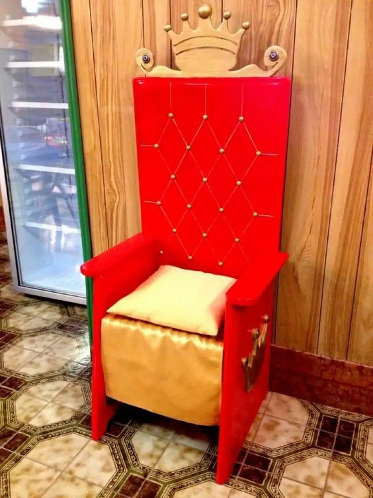 Queen's throne DIY for Jubilee Celebration