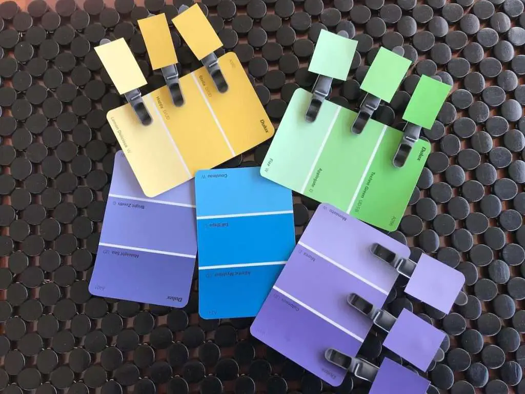 different clothes pegs clipped into their specified colors
