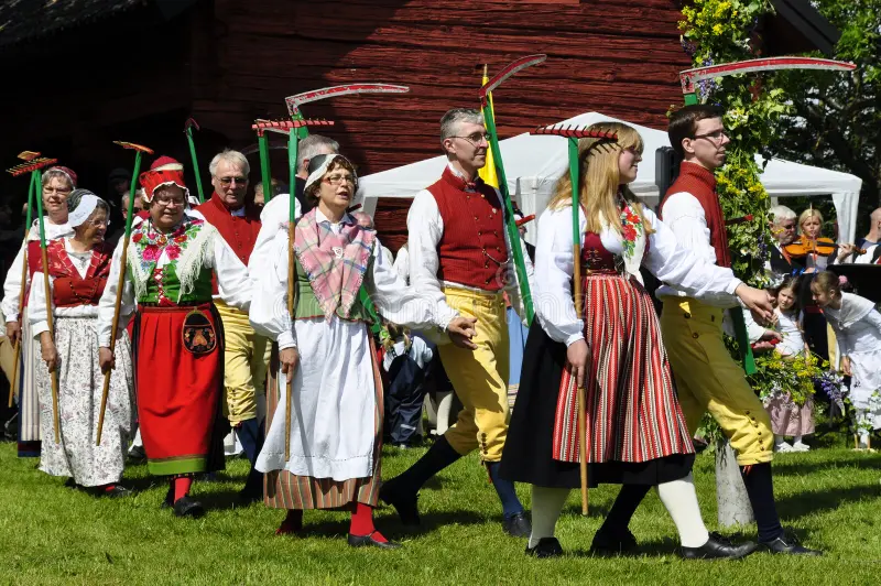 seniors dancing a harvest dance