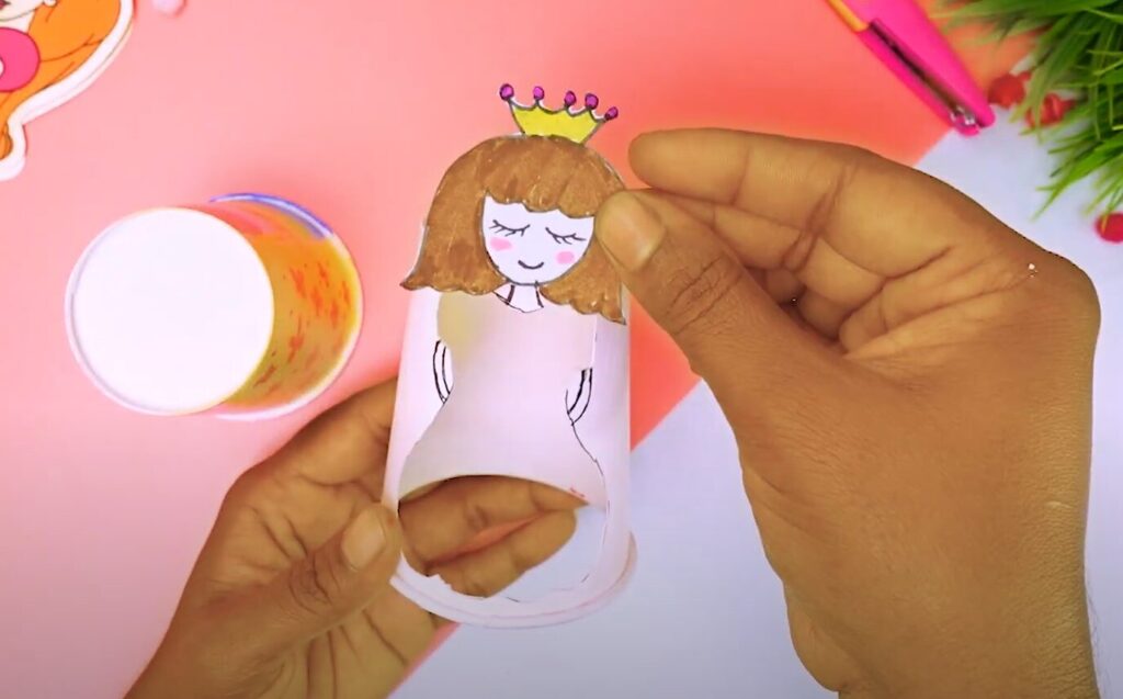 doll face con cup